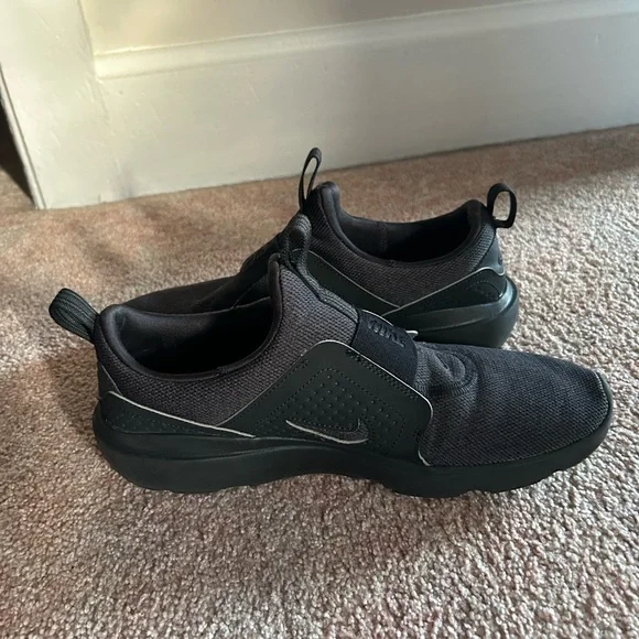 Nike Black Slip-On Sneakers - Picture 3 of 4